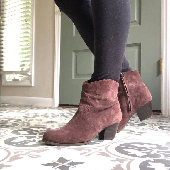 Lucky Brand Ankle Side Zip Suede Booties (7.5/8) - Picture 3 of 12
